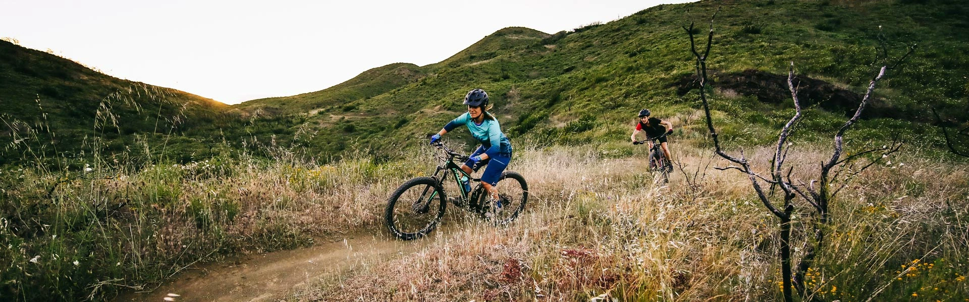 Framsida 2 Framsida -Cyklar Försäljningsbutik Banner Embolden 1535585762